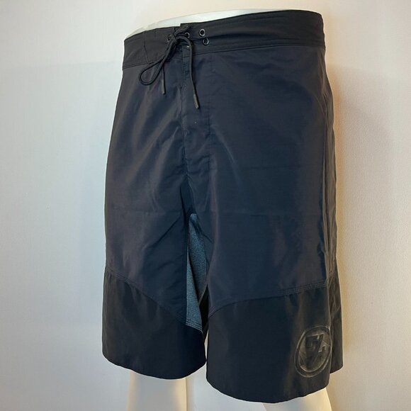 Reebok Crossfit 74 Men's Condura Board Shorts - Size Large - Picture 2 of 6